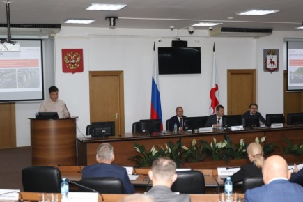 Сегодня прошло первое заседание комиссии городской Думы по развитию дорожного хозяйства и транспорта под председательством Станислава Прокоповича
