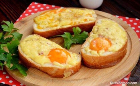 Яичница в хлебе: быстро, вкусно и сытно для идеального завтрака
